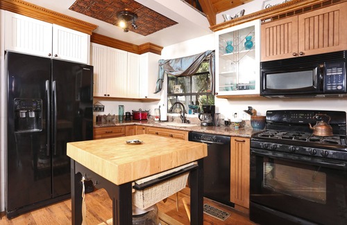 Santa Clarita Cabin | Country Charmer hidden in Green Valley just north of Santa Clarita