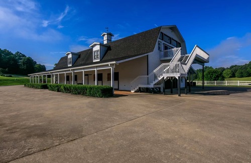 Hendersonville House | Country-Chic "Barndominium" overlooking Mount Pisgah