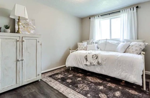 Bethel-Danebo House | Country Classic Home-Short drive to the vineyards
