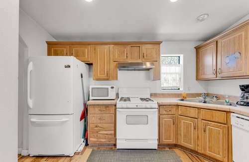 Big Bear City Cabin | Country Club Chalet