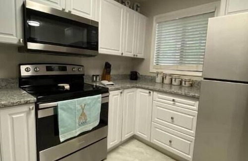 Salem House | Country Club Life at Renovated 2BR - 2.5 Bath with Golf/Bike/Boat/Pickleball/etc