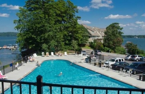 Salem House | Country Club Life at Renovated 2BR - 2.5 Bath with Golf/Bike/Boat/Pickleball/etc