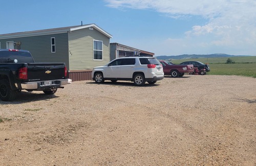 Deadwood House | Country Comfort! Cozy 4-bedroom mobile home in quiet Saint Onge with WiFi, AC!