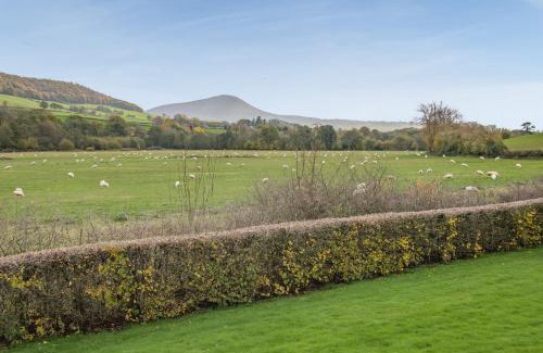 Llanfihangel Tal-y-llyn House | Country Cottage