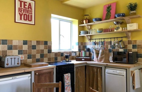 Kingswood Cottage | Country cottage in grounds of country house