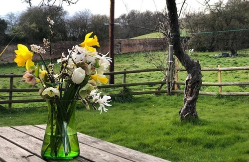 Kingswood Cottage | Country cottage in grounds of country house