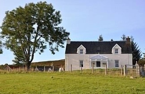 Balnain Cottage | Country Cottage Near Loch Ness, Urquhart Castle And The Village of Drumnadrochit