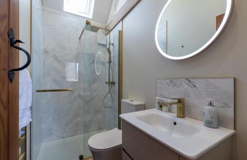 Hulme End House | Country Cottage with Hot Tub - pre-heated for your arrival