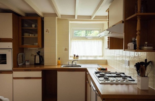 Haverfordwest Apartment | Country Dual Cottage Stay | Comfortably Sleeps 6