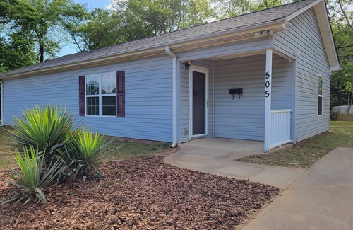 Golden Grove House | Country escape with AC near Greenville, SC