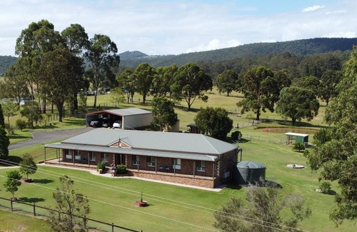 Millfield House | Country Escape with Hunter Valley Wine/Dine within minutes, PLUS a Spa!