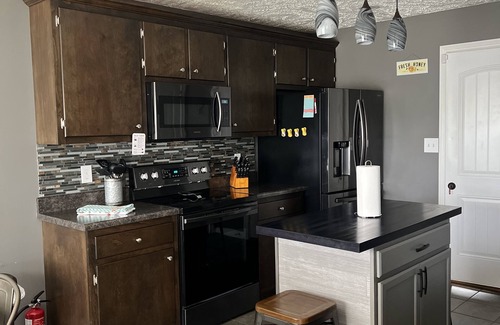 Montgomery County House | Country Escape with Jacuzzi & Private Yard in Southside