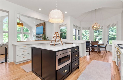 Lexington House | Country Estate - Hot Tub & Fire Pit - 24 Acres