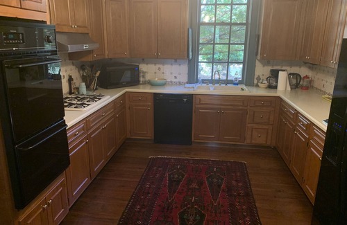 Monroe House | Country Estate near Beautiful Downtown Monroe Shopping and Dining