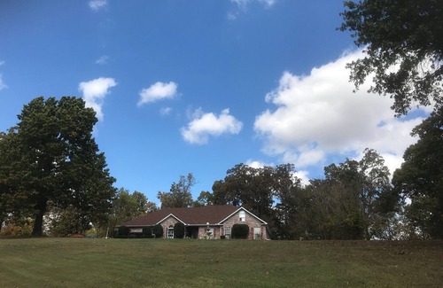 Fayetteville House | Country Estate with Natures' Wonders; EV Charging On Property and Pet-Friendly!