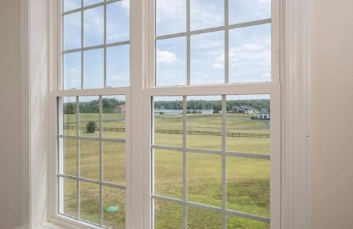 Fredericksburg House | Country Farm House on 5 Acres w/Lake Views: Peace- Off the Beaten Path