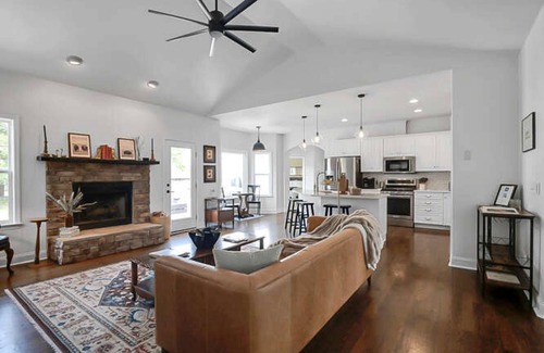 Kedron Other | Country Farmhouse and Loft - Friendly Goats!