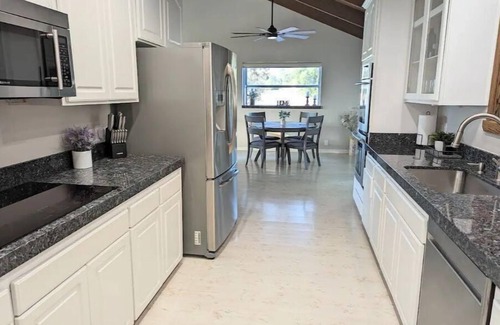 Cedar Ridge House | Country Farmhouse on Wine Trail Hot Tub & Pool Table