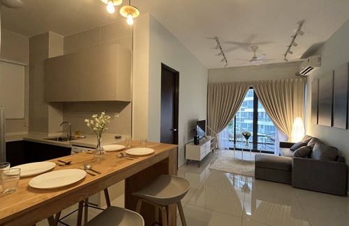 Central District Apartment | Country Garden By Antlerzone