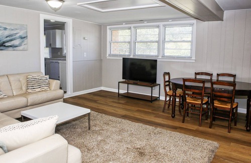 Catawba House | Country Getaway: 3BD/1BA: Close to Lake Norman