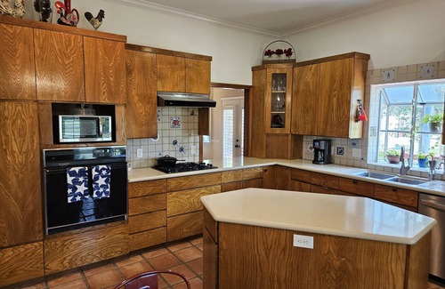 Country Properties House | Country Getaway Close to Campus-Kyle Gameday House Rental on 6 Acres