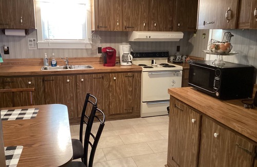 Covington House | Country Haven Cottage, joins Jackson River Trail and many other attractions n