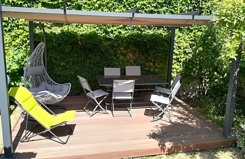 La Louptiere-Thenard House | Country house with garden