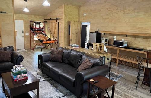 Rotterdam Junction House | Country home at the foothills of the Adirondacks 10mins from Saratoga Race Track