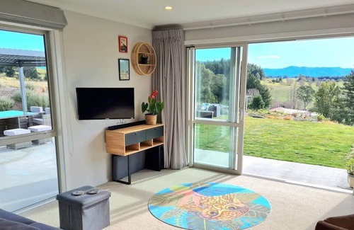 Tasman House | Country home, coastal views