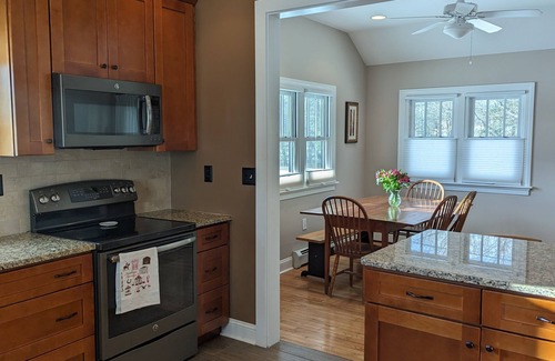 Saratoga Springs House | Country Home in Saratoga - Under 10min to Downtown + Track