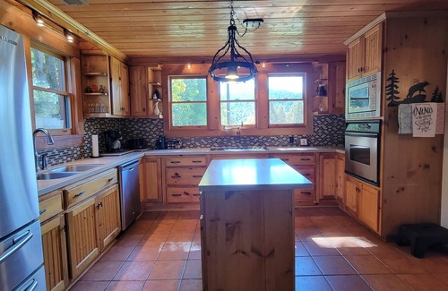 Boomer House | Country Home Private Setting Mountain Views