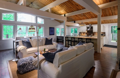 Mont-Tremblant Cottage | Country Home with Mountain View