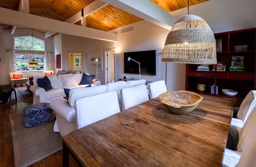 Mont-Tremblant Cottage | Country Home with Mountain View