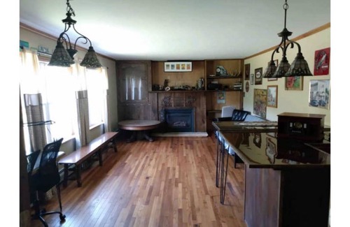 Farrandsville House | Country Home with Amazing Mountain View’s