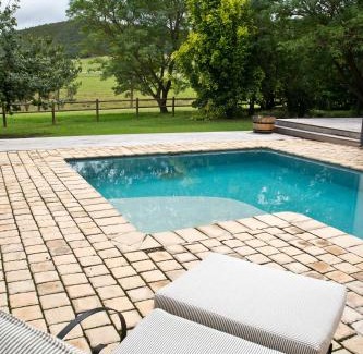 Bitou Villa | Country House at Kay & Monty