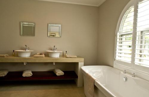 Bitou Villa | Country House at Kay & Monty