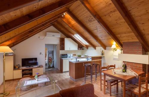 Cilipi House | Country House Bakicevo - Two Bedroom Apartment with Terrace