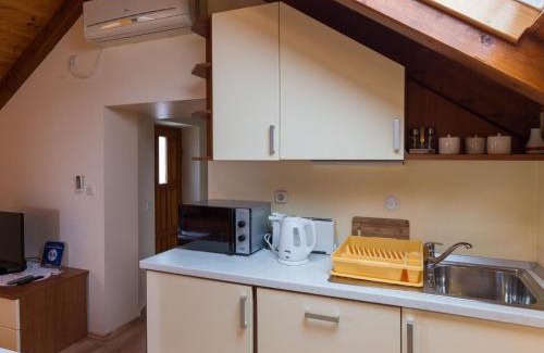 Cilipi House | Country House Bakicevo - Two Bedroom Apartment with Terrace