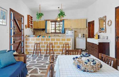 Kanala Villa | Country House 'Bella Vista' with Sea View, Shared Terrace and Air Conditioning
