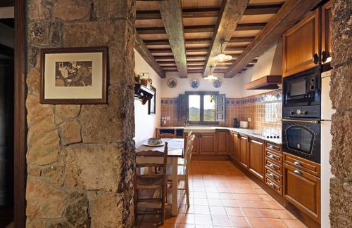 El Bruc House | Country House 'Casa Farigola' with Mountain View, Shared Pool and Wi-Fi