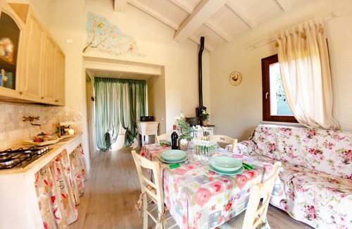 Lari Other | Country House/Farm House in Aiale with 1 bedrooms sleeps 4