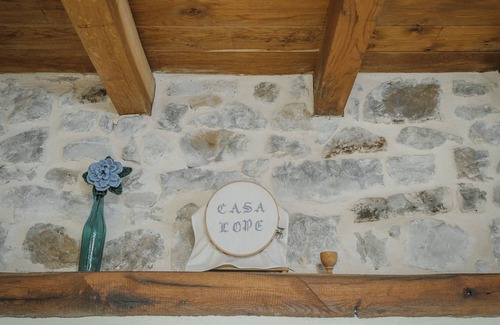 La Pernia House | Country House 'Lope' with Mountain View, Private Garden and Wi-Fi
