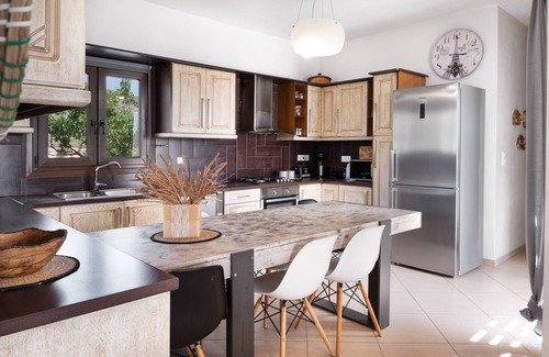 Ios Villa | Country House 'Mentas Country Villa' with Sea View, Wi-Fi and Air Conditioning