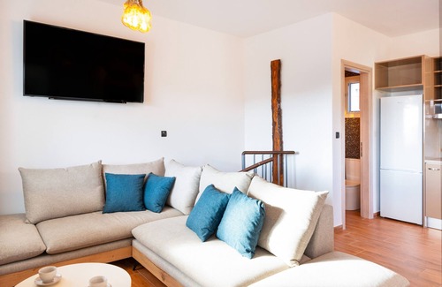 Vissa Villa | Country House 'Mont' Rock Villas 2' with Sea View, Wi-Fi and Air Conditioning