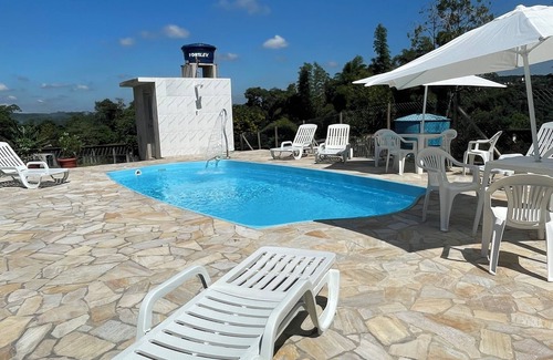 Cotia Cottage | Country house near São Paulo and 15 minutes from Embu downtown. Swimming pool.