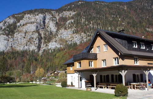 Obertraun Cottage | Country house on the lake Comfortable holiday residence