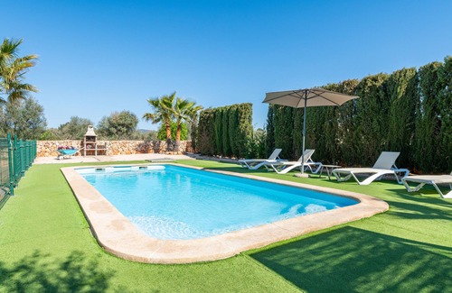 Campos Villa | Country House 'Ses Oliveres' with Mountain View, Wi-Fi and Air Conditioning