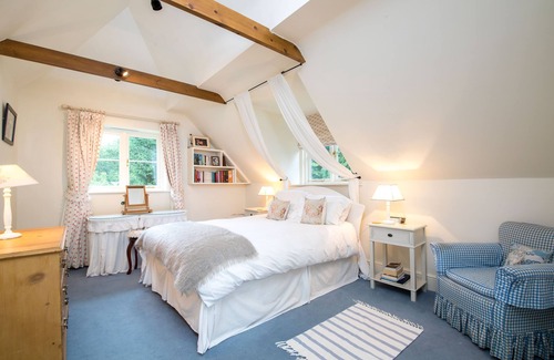 Penwood Other | Country House, Sleeps 10, Swimming Pool And Tennis Court, In Inkpen, Berkshire