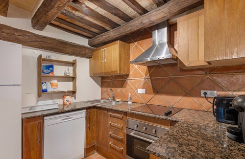 Puigreig House | Country House 'Subiraneta' with Mountain View, Private Pool and Wi-Fi