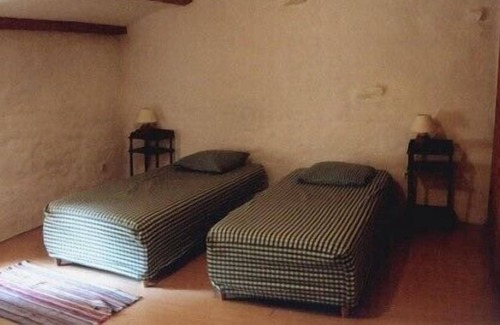 Champagne House | Country house with garden, idyllic location, 20 km from Royan, up to 10 pers.
